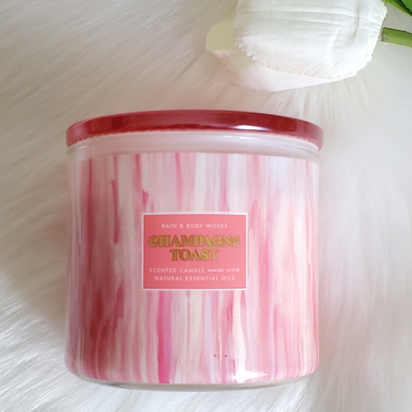 Bath & Body Works Champagne Toast Candle - Picture 2 of 6